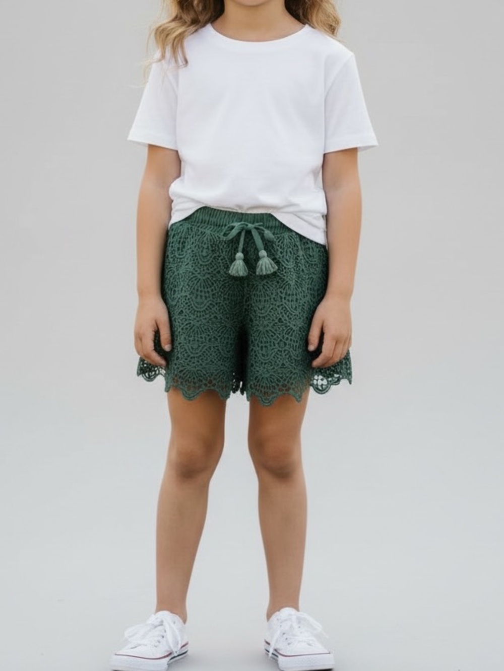 Art Class | Green crochet scallop hem drawstring shorts girl’s size small